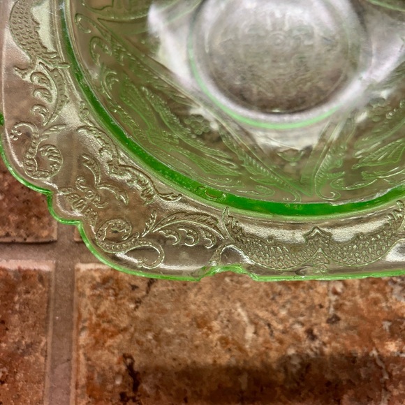 Vintage Federal Glass Madrid Pattern Green Depression Uranium Glass Bowl - Picture 4 of 8